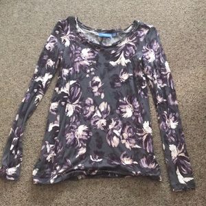 Simply Vera Vera Wang Gray & Purple floral top XS